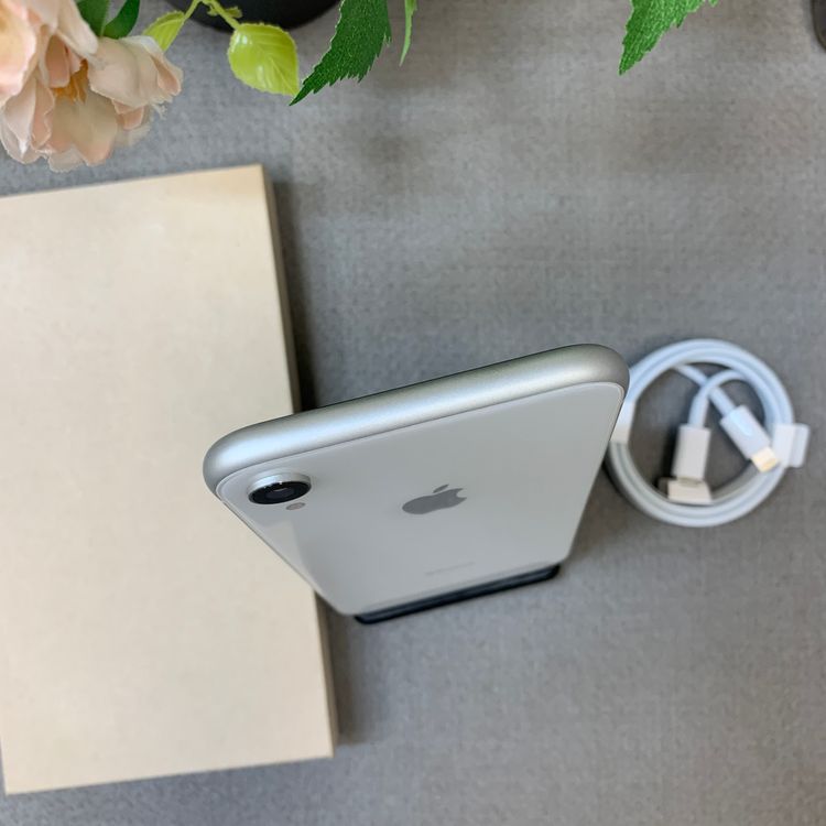 iPhone XR 64GB �ۥ磻�� ������ SIM�ե꡼����̵��