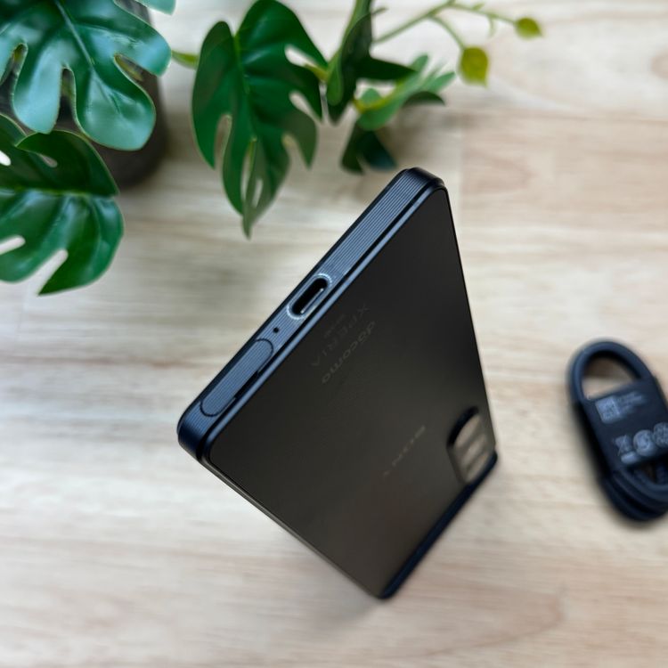 Sony Xperia 1 V SO-51D 256GB �֥�å� ������ SIM�ե꡼����̵��