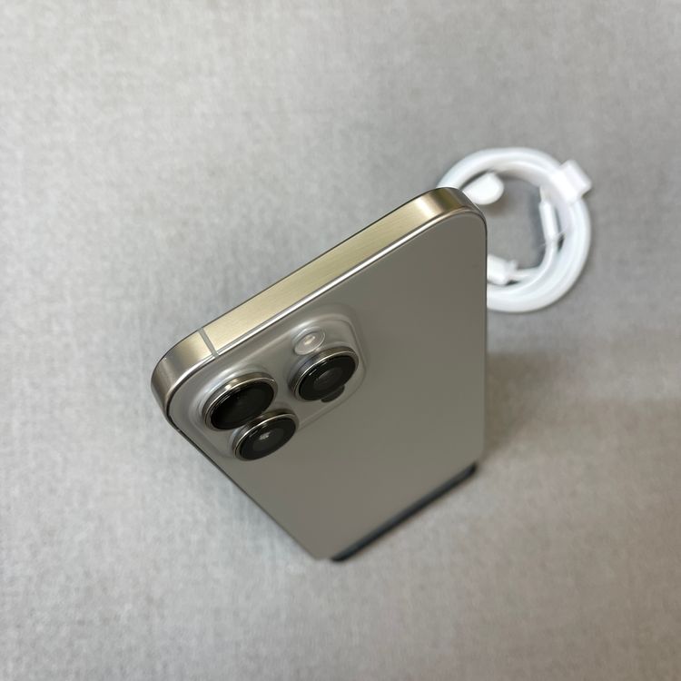 �Хåƥ꡼ 97% iPhone 16ProMax 256GB �ʥ����� ������ SIM�ե꡼