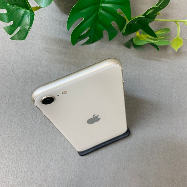 �Хåƥ꡼ 83% iPhone SE3 64GB �������饤�� ������ SIM�ե꡼ ����̵��