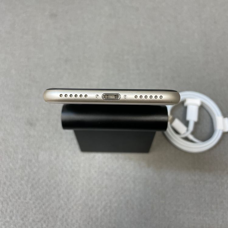 �Хåƥ꡼ 100% iPhone SE3 64GB �������饤�� ������ SIM�ե꡼ ����̵��