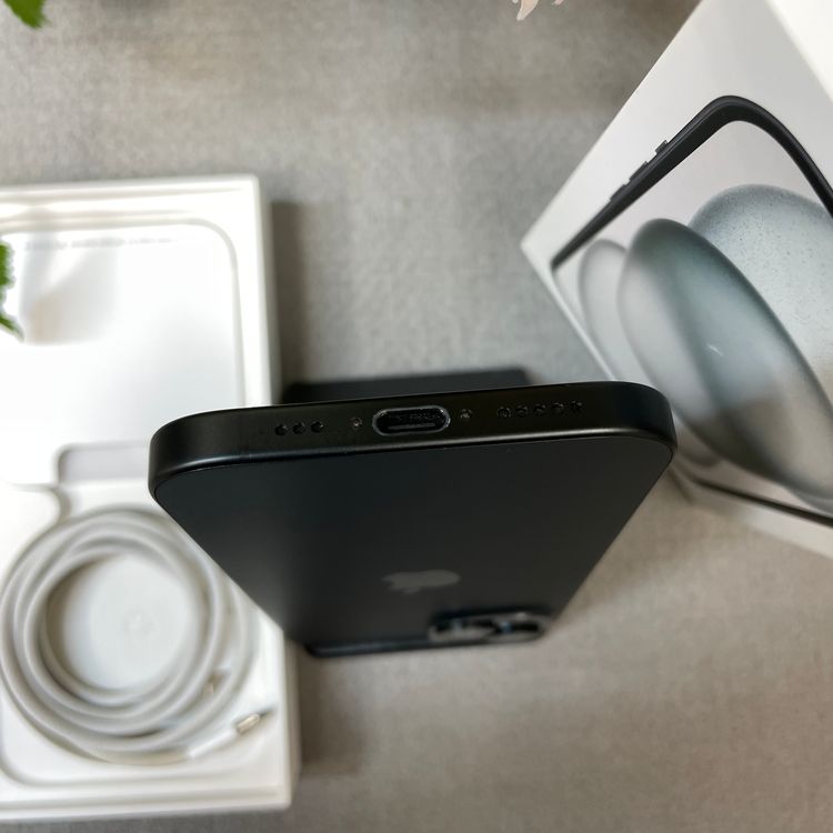 iPhone 15 �֥�å� 128GB ������ SIM�ե꡼ ����̵��