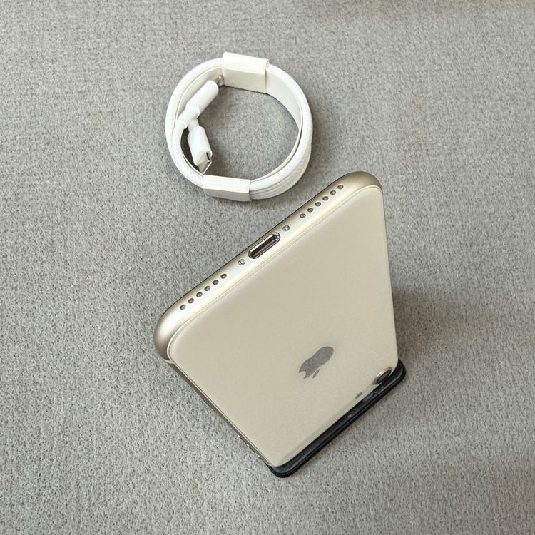 ����Ʊ�� iPhone SE3 256GB ������SIM�ե꡼����̵��