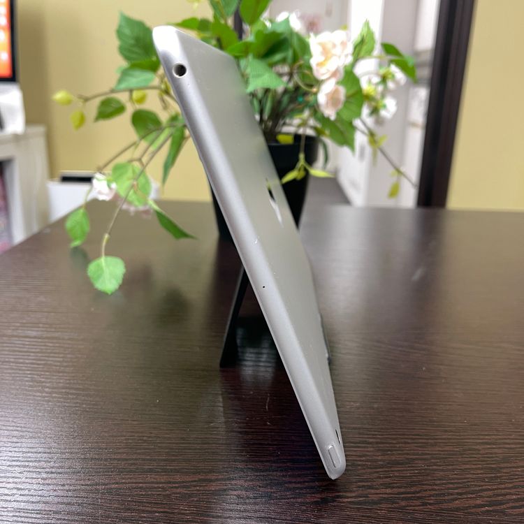 iPad 第9世代 64Gb 10.2インチ シルバー Wi-Fiモデル  送料無料