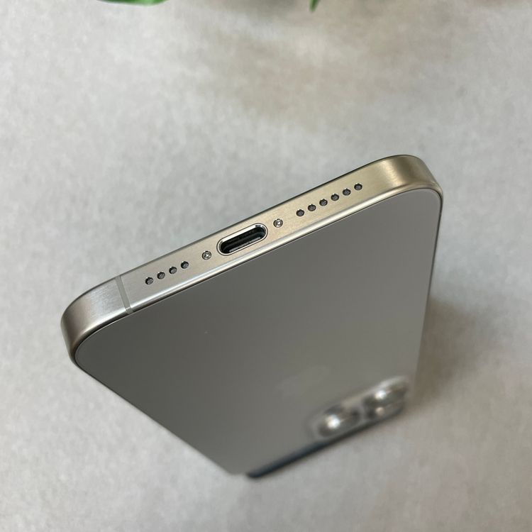 �Хåƥ꡼ 85% iPhone 15ProMax 256GB �ʥ����� ������ SIM�ե꡼