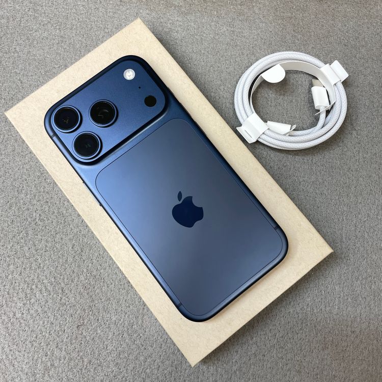 �Хåƥ꡼100% iPhone 17Pro 256GB �֥롼 ������ SIM�ե꡼����̵��