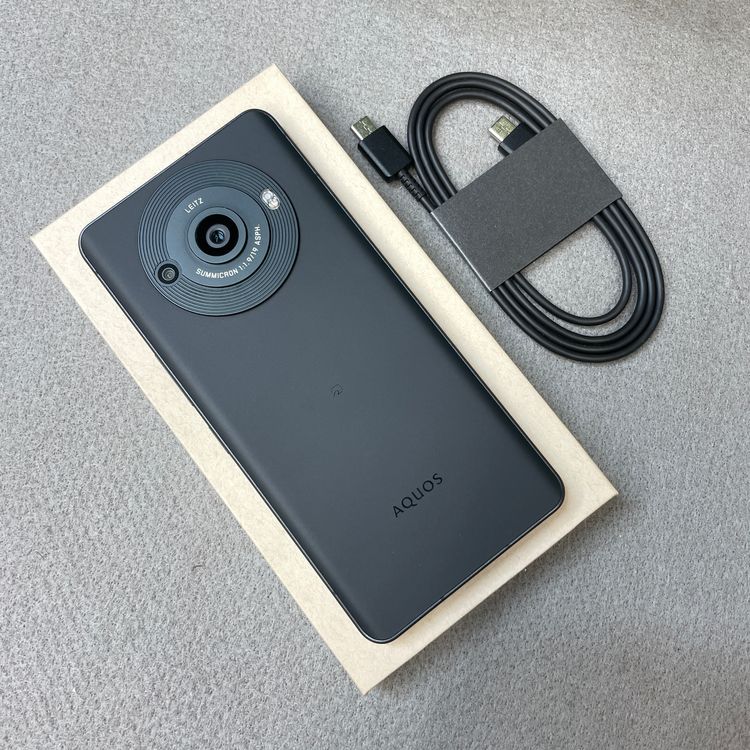 AQUOS R8 Pro 256GB �֥�å� ������ SIM�ե꡼����̵��