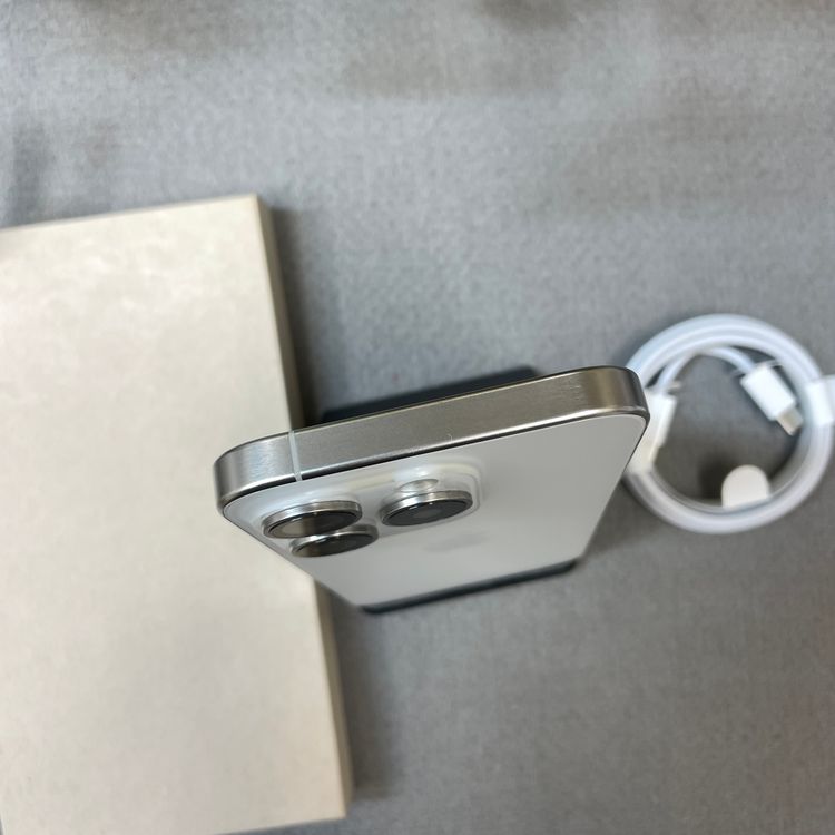 iPhone 15Pro 512GB �ۥ磻�� ������ SIM�ե꡼ ����̵��