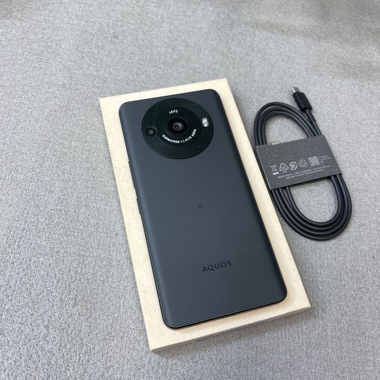 AQUOS R8 Pro 256GB �֥�å� ������ SIM�ե꡼����̵��
