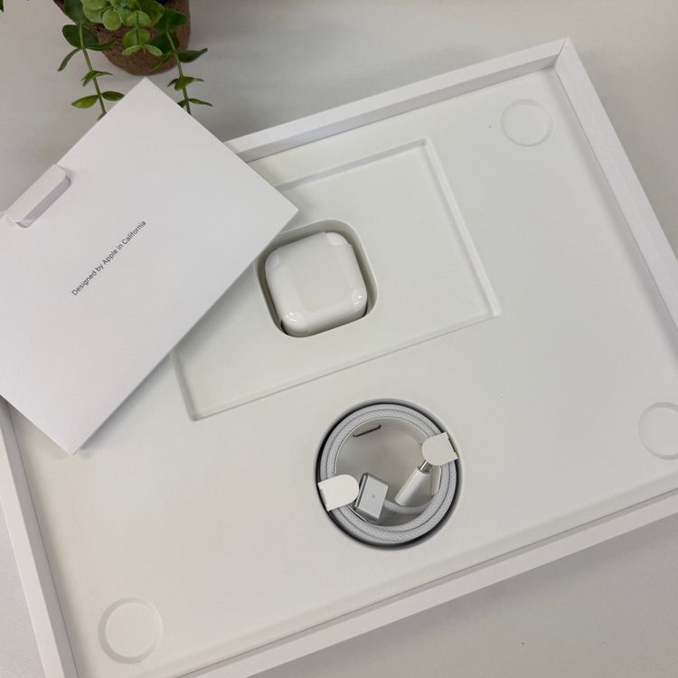 ���ʡ�̤���� MacBook Air 13.6����� M5 256Gb ����С�