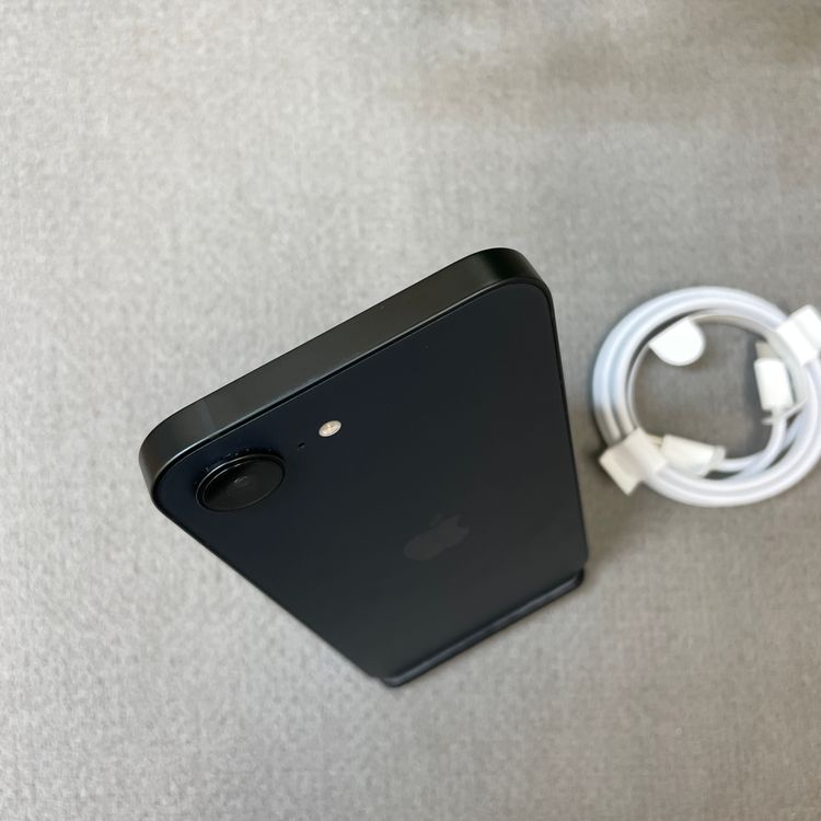 �Хåƥ꡼98% iPhone 16e 128GB �֥�å� Apple�� SIM�ե꡼����̵��