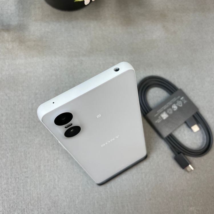 Xperia 10VI 128GB �ۥ磻�� SO-52E �ɥ����� SIM�ե꡼ ����̵��