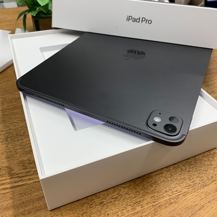 �Хåƥ꡼100% iPad Pro M5 11����� 256GB WiFi�� ����̵��