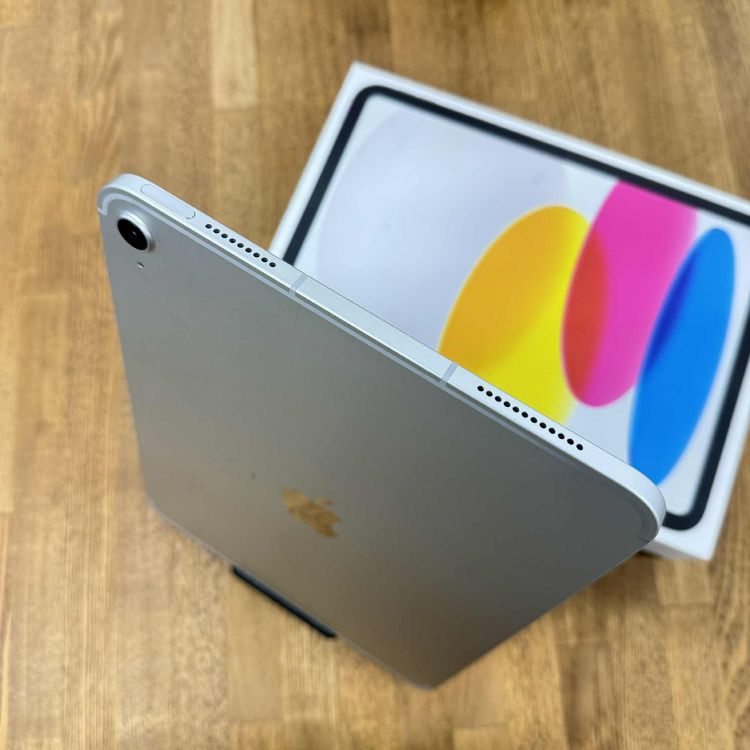 iPad 第11世代 (A16) 128GB シルバー WiFi + Cellular 送料無料