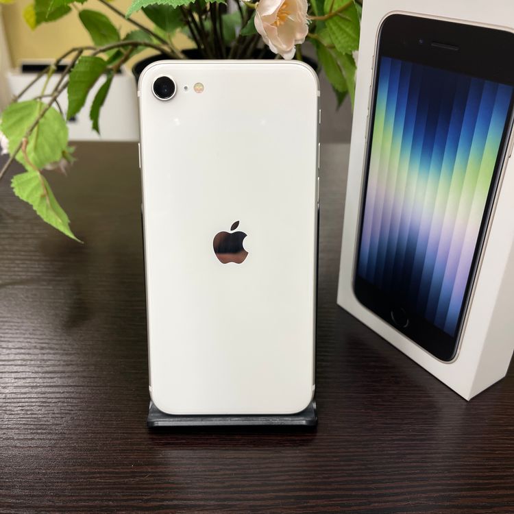 iPhone SE(第3世代) 64GB ホワイト国内SIMフリー 送料無料