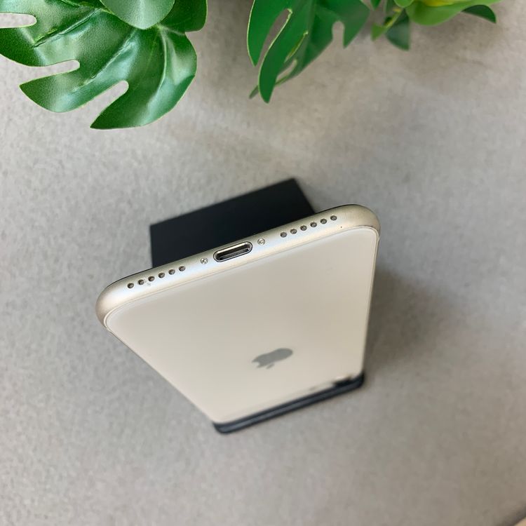 �Хåƥ꡼ 84% iPhone SE3 64GB �������饤�� ������ SIM�ե꡼ ����̵��