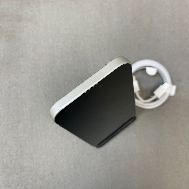 �Хåƥ꡼ 100% iPhone 16 128GB �ۥ磻�� Apple�� SIM�ե꡼����̵��