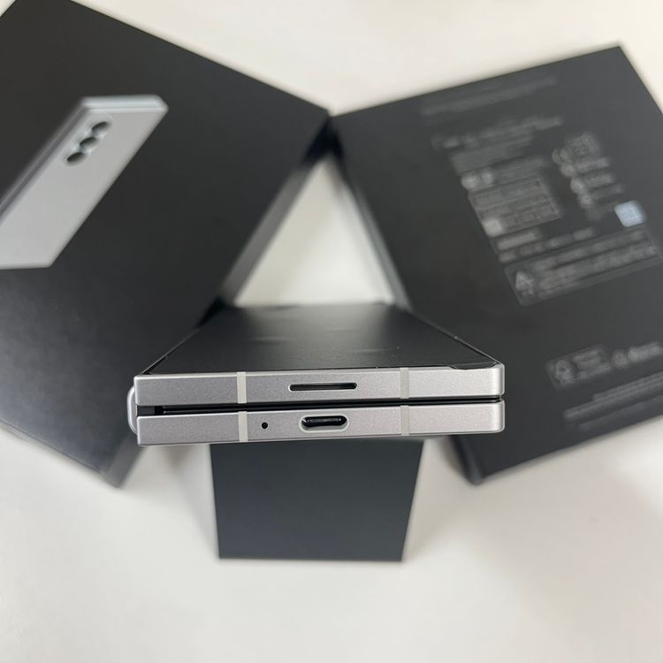 ���ʡ�̤����Galaxy Z Fold6  SCG28  256Gb  Au��SIM�ե꡼ ����̵��