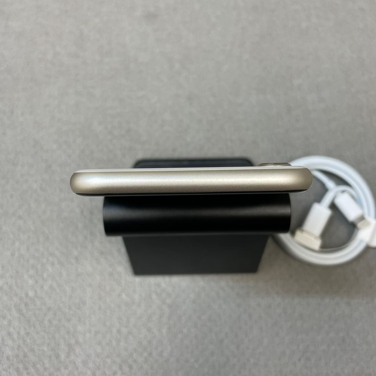 �Хåƥ꡼ 100% iPhone SE3 64GB �������饤�� ������ SIM�ե꡼ ����̵��