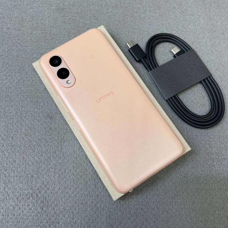 ����Ʊ�� Arrows We2 F-52E 64GB ����� �ɥ����� SIM�ե꡼ ����̵��
