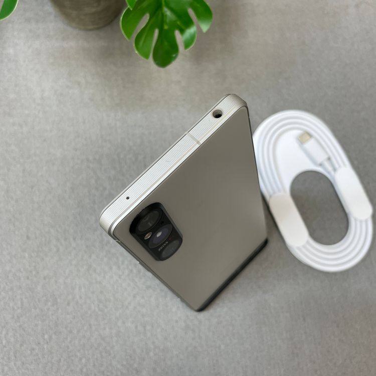 Sony Xperia 1 V SO-51D 256GB ����С� ������ SIM�ե꡼����̵��