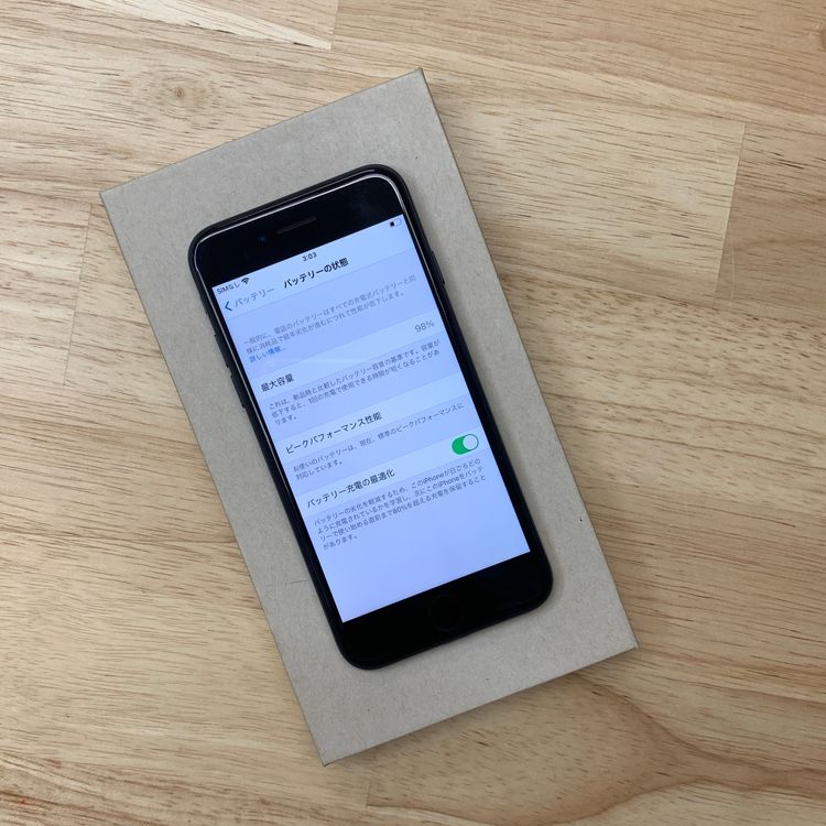 �Хåƥ꡼ 98% iPhone 7 32GB �֥�å��������� SIM�ե꡼����̵��