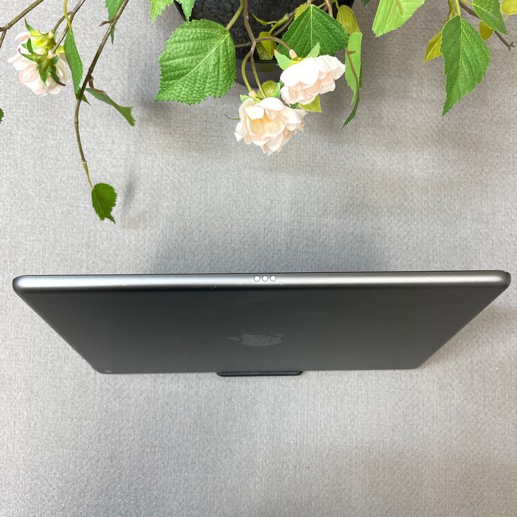 iPad(��8����) 32GB ���ڡ������졼 Wi-Fi��ǥ� ����̵��