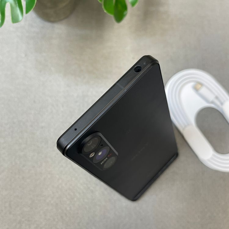 Sony Xperia 1 V SO-51D 256GB �֥�å� ������ SIM�ե꡼����̵��