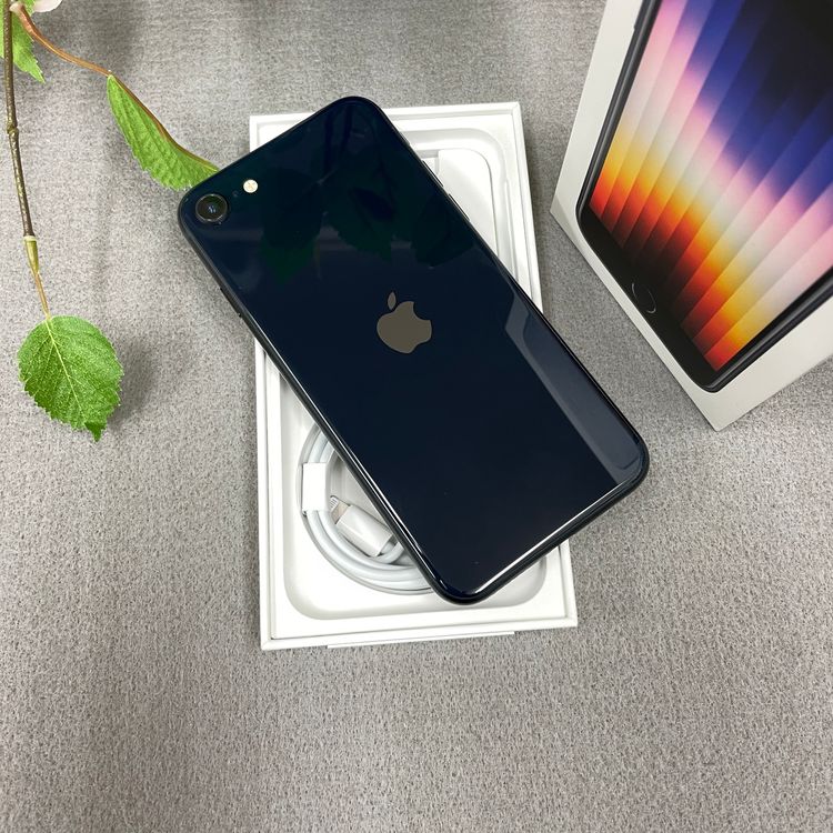 iPhoneSE ��3���� 128GB SIM�ե꡼ �ߥåɥʥ��� ����̵��