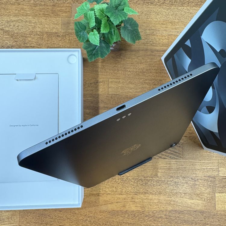 �Хåƥ꡼99% iPad Air(��5����) M1 256GB  Wi-Fi��ǥ�