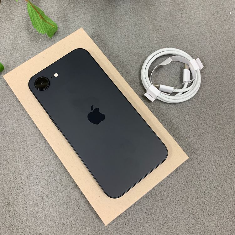 �Хåƥ꡼ 100% iPhone 16e 512GB �֥�å� ������ SIM�ե꡼����̵��