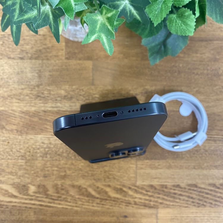 iPhone 15Pro 128GB �֥�å� ������ SIM�ե꡼ ����̵��