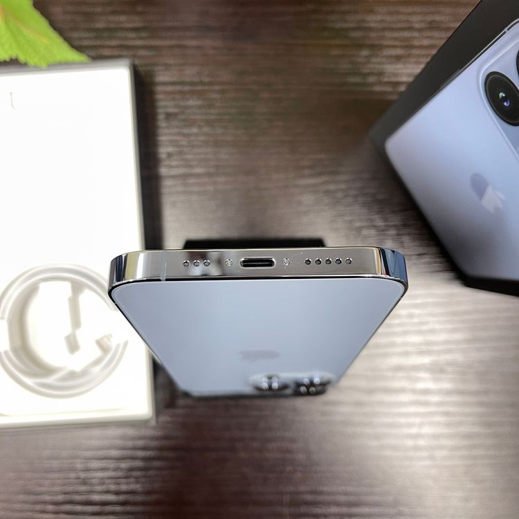 新品同様 iPhone 13Pro 256GB シエラブルー 国内SIMフリー 送料無料