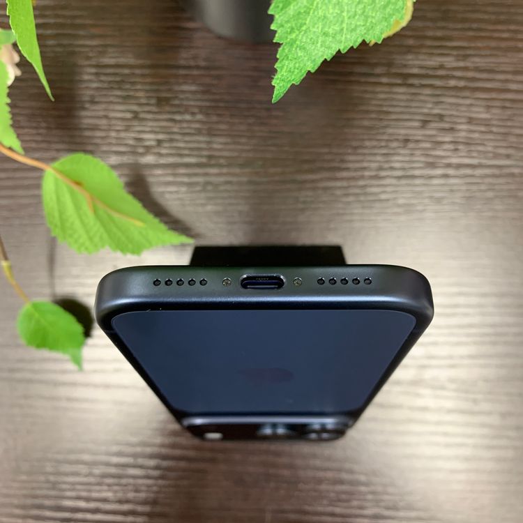 新品同様 iPhone17Pro 256GB ディープブルー 国内SIMフリー 送料無料