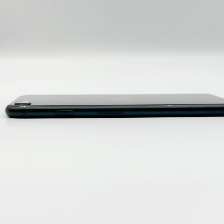 �ڥХåƥ꡼86���iPhone SE (��3����) 64GB SoftBank