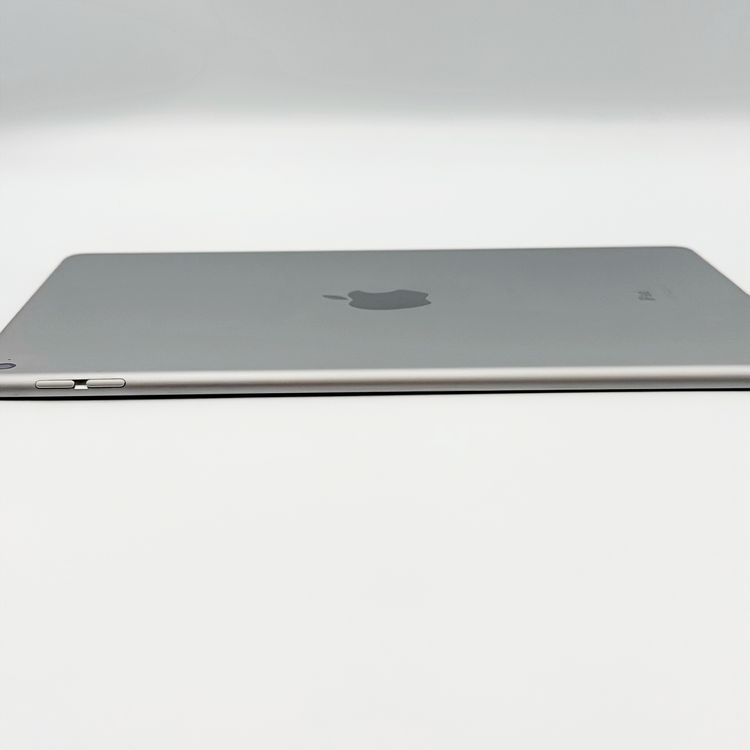 �ڥХåƥ꡼97���iPad Air 2 Wi-Fi��64GB������С�