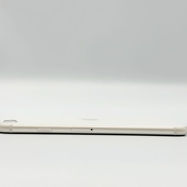 �ڥХåƥ꡼99���iPhone SE (��3����) 64GB SoftBank