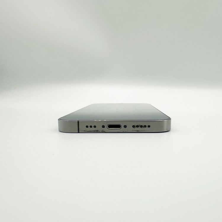 �ڥХåƥ꡼78���iPhone 12 Pro 256GB docomo