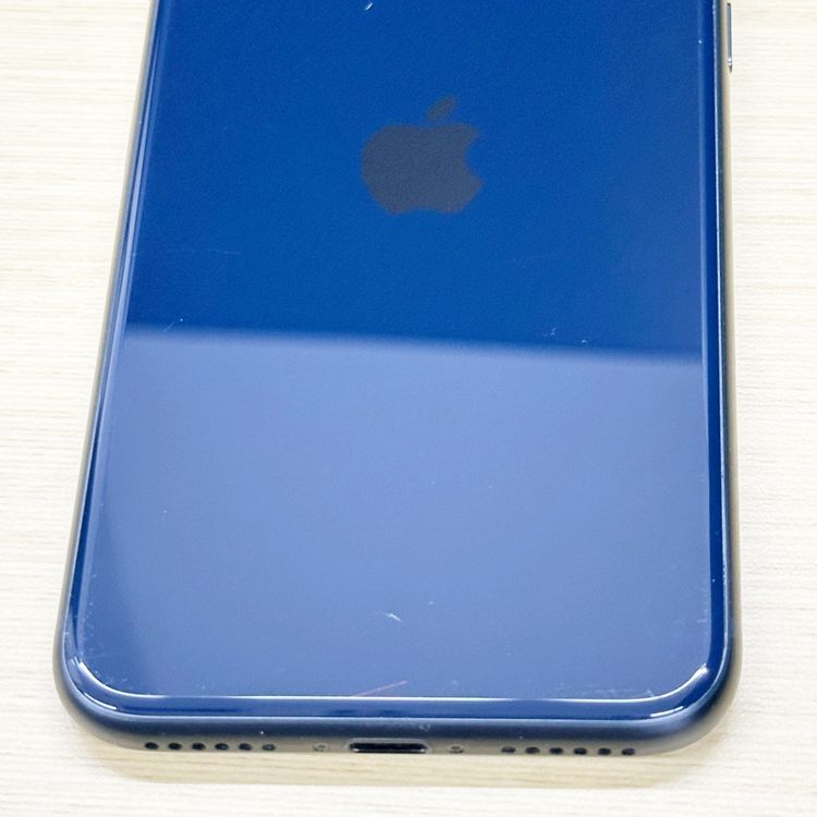 �ڥХåƥ꡼88���iPhone SE (��3����) 64GB SoftBank