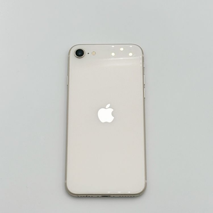 �ڥХåƥ꡼79���iPhone SE (��3����)��64GB	Starlight��docomo