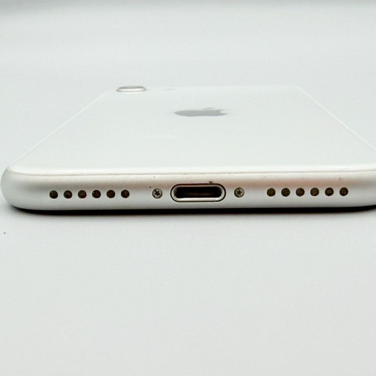 �ڥХåƥ꡼93��� iPhone SE ��2���� 64GB �ۥ磻�ȡ�SoftBank