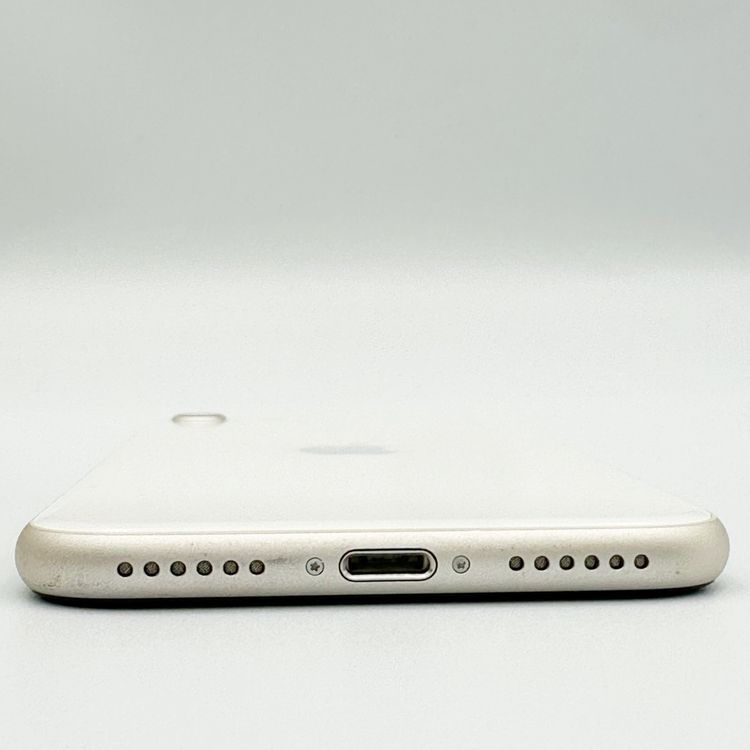 �ڥХåƥ꡼96���iPhone SE (��3����) 64GB SoftBank