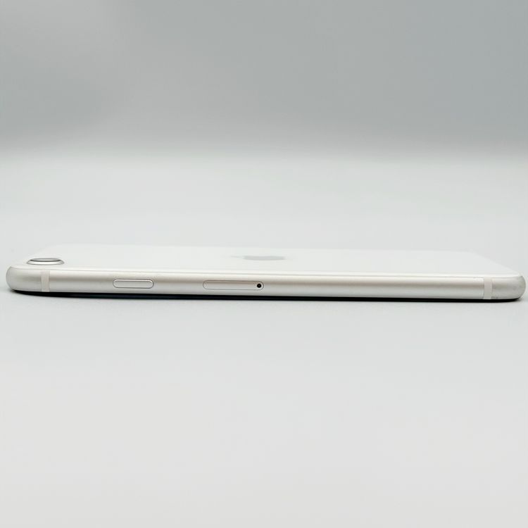 �ڥХåƥ꡼81���iPhone SE ��2���� 64GB �ۥ磻�ȡ�docomo