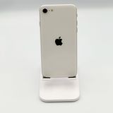 �ڥХåƥ꡼82���iPhone SE ��3���� 64GB �������饤�ȡ�au