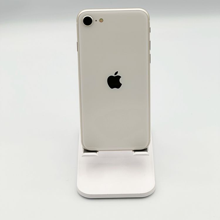 �ڥХåƥ꡼82���iPhone SE ��3���� 64GB �������饤�ȡ�au