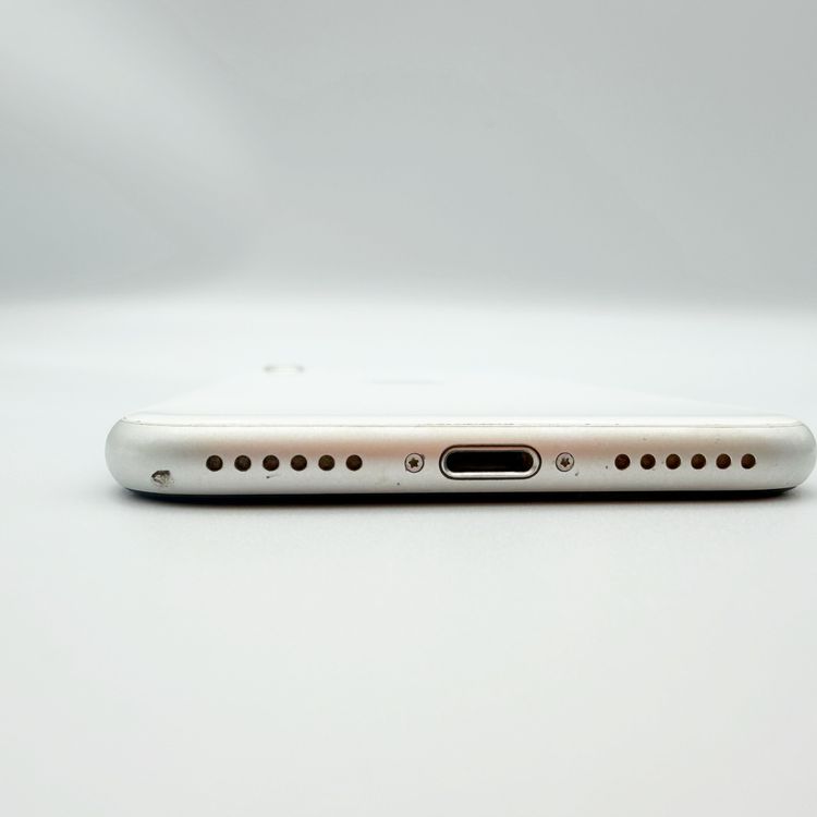 �ڥХåƥ꡼81���iPhone SE ��2���� 64GB �ۥ磻�ȡ�SoftBank