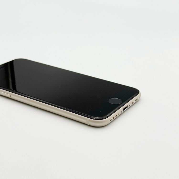 �ڥХåƥ꡼97���iPhone SE (��3����)��64GB	Starlight��docomo