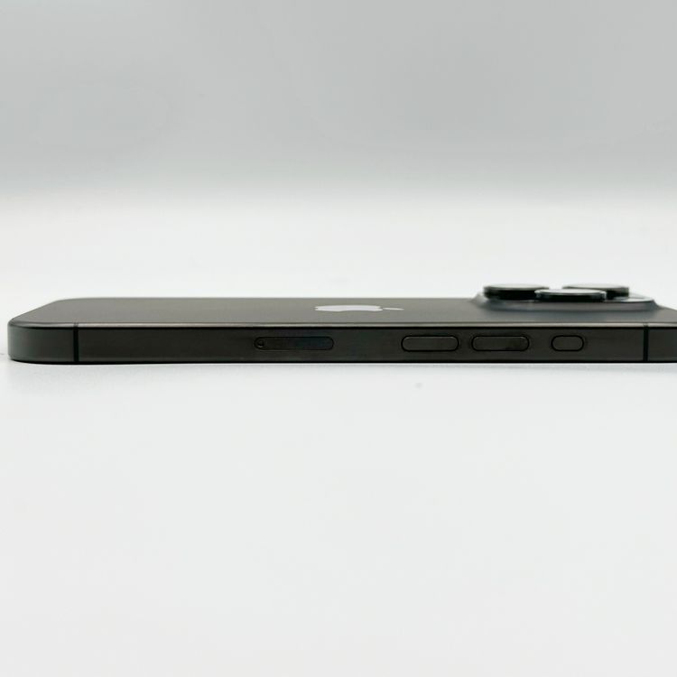 �ڥХåƥ꡼83���iPhone 15 Pro 128GB au