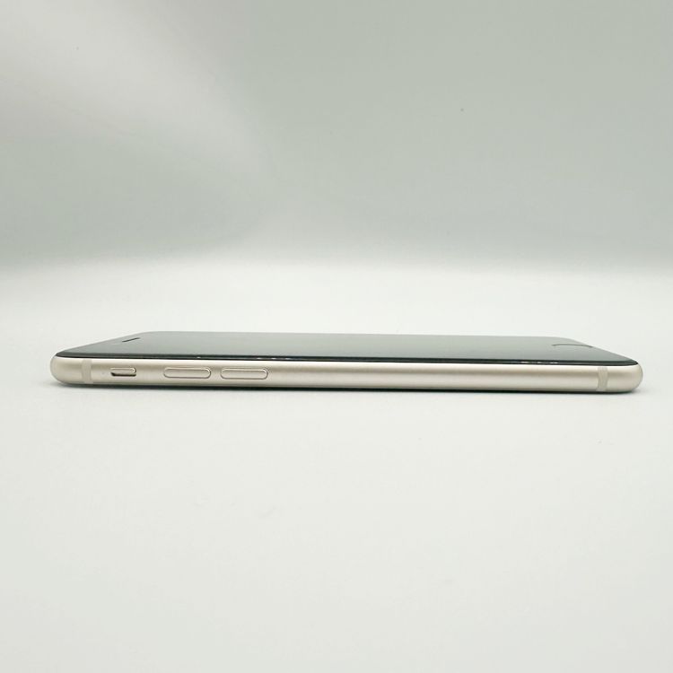�ڥХåƥ꡼86���iPhoneSE ��3���� 64GB �������饤�ȡ�docomo