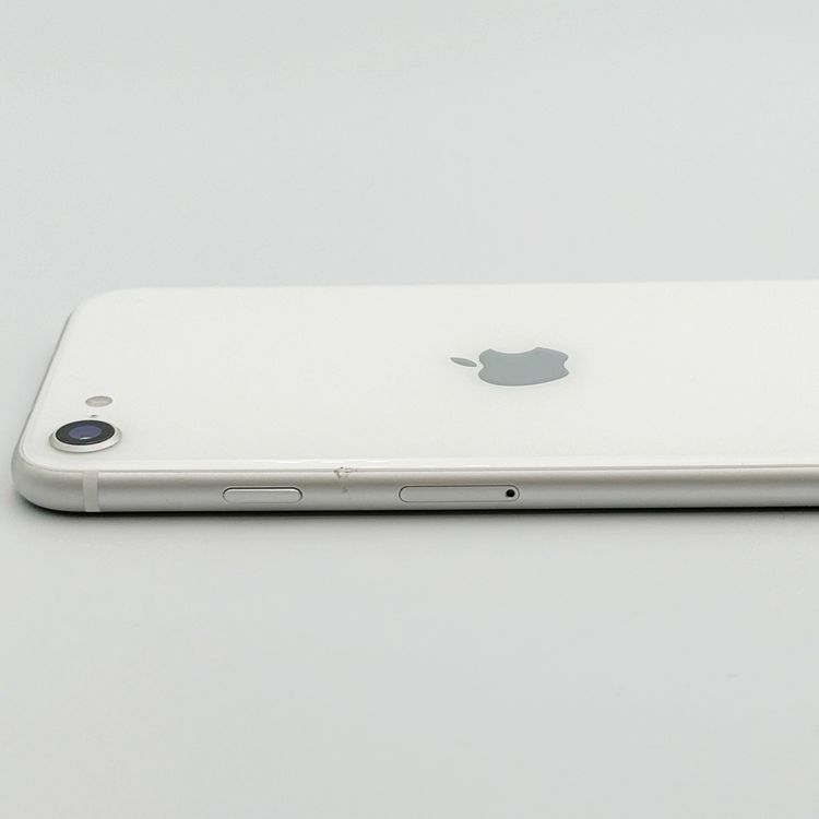 �ڥХåƥ꡼77���iPhone SE (��2����)��128GB	White��docomo